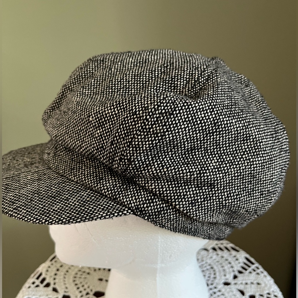 Like New Gap Women's Tweed Newsboy Style Hat Size S/M - Picture 2 of 8